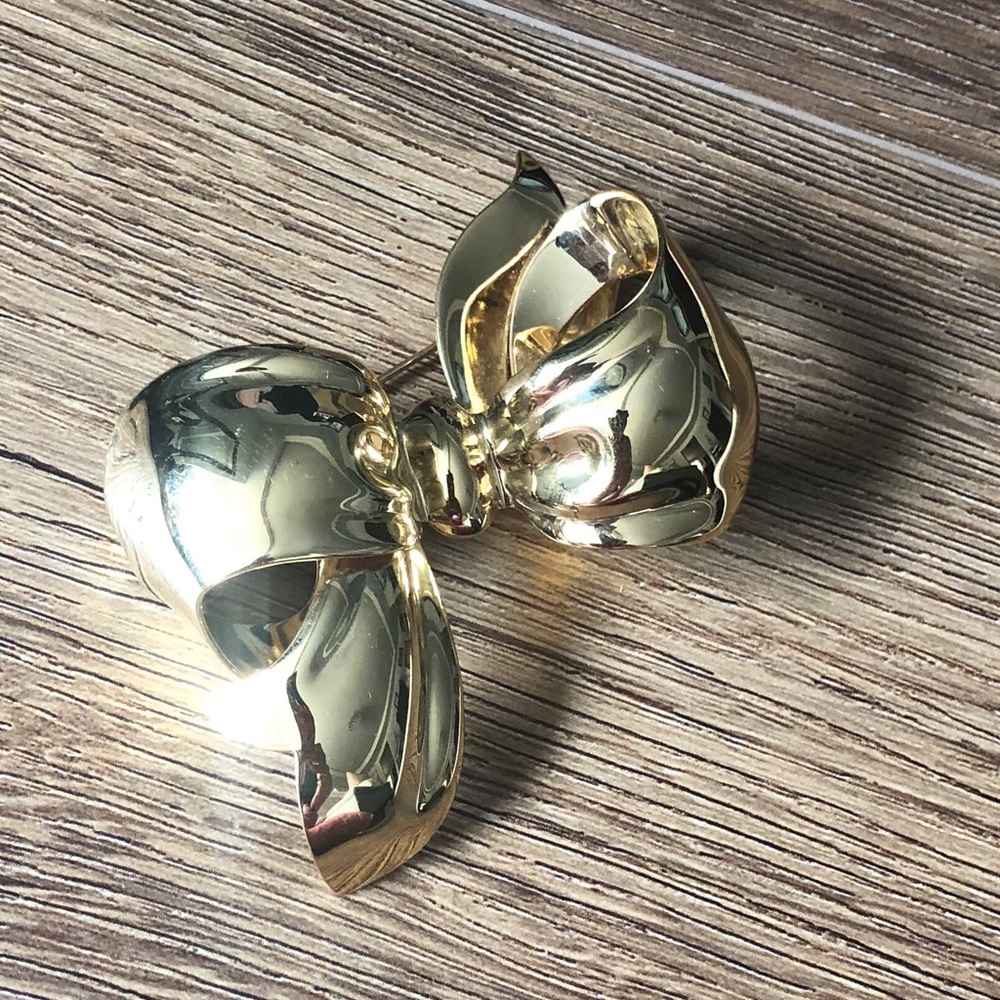MONET-Vintage Large Gold BOW BROOCH